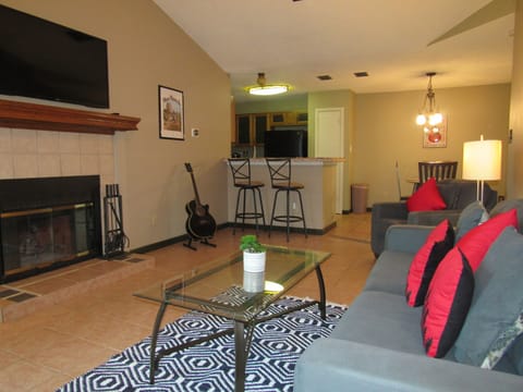 Stero with bluetooth, record player and radio and 35 vinyl records to spin