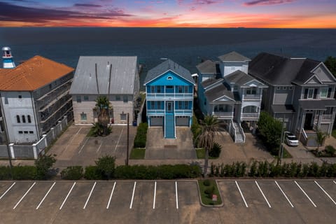 Blue Bay Home: bliss with unobstructed views of Galveston Bay!
