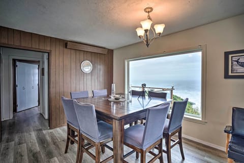 Dining Room | Main Level