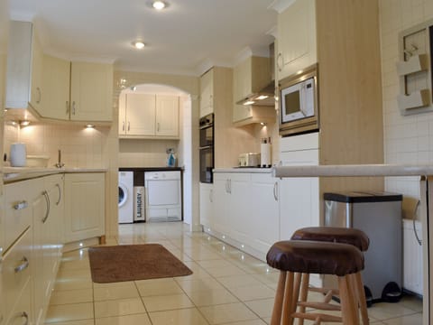 Kitchen | Eryl Mor Lodge, Amlwch
