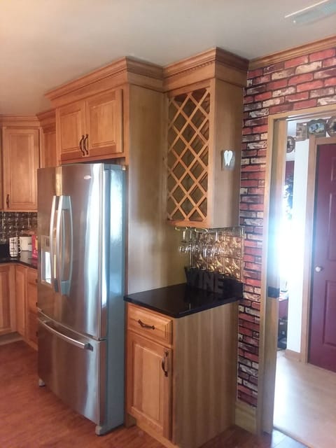 Nice size kitchen with microwave, ice maker and double oven