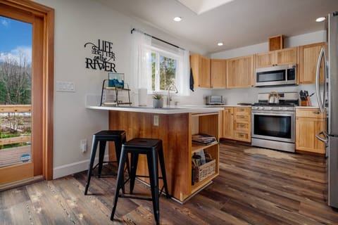 We all like to cook and found the kitchen to have everything we needed. -Stephanie