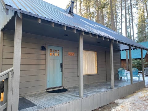 Cute front porch to enjoy the fresh mountain air. We do have a shared backyard as well.