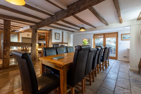 main house kitchen dining can sit up to 23