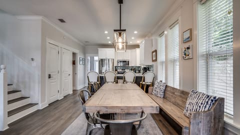 Spacious Dining Area