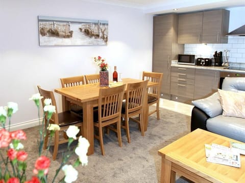 apartment 2, open plan kitchen diner