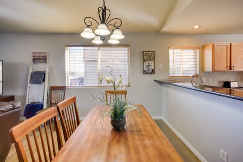 Dining Area | Dishes & Flatware Provided