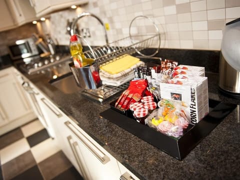 Fridge, coffee/tea maker, highchair