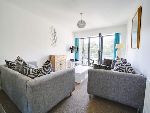 Living Room / Lounge