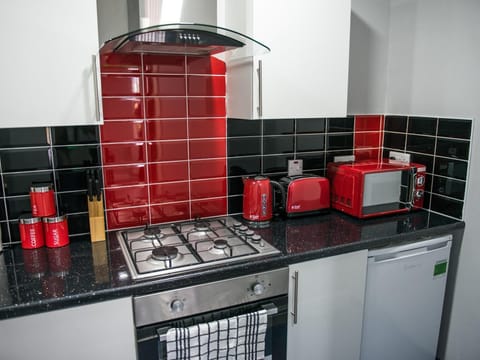 Fridge, microwave, oven, coffee/tea maker