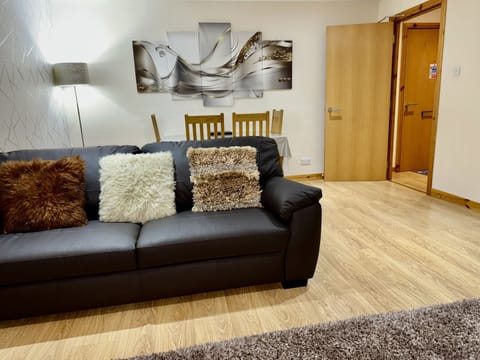 Living Room / Lounge