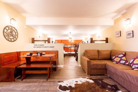 Butch Cassidy's Bunkhouse Living / Dining Area