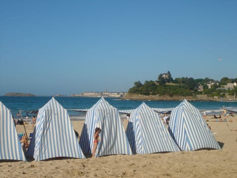 Beach nearby, sun loungers