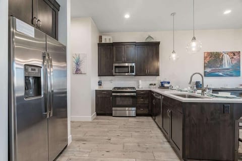 Beautiful kitchen with peninsula bar