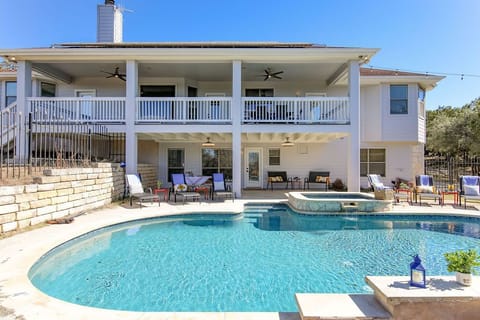 Outdoor Pool and Spa - Walker Luxury Vacation Rentals
