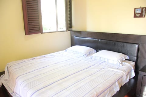 3 bedrooms, in-room safe, iron/ironing board, WiFi