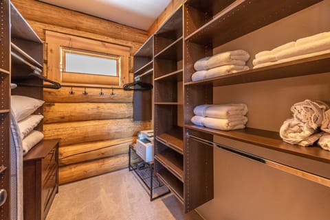 Huge Walk In Closet in Master Bedroom ample storage. (behind door in hallway)