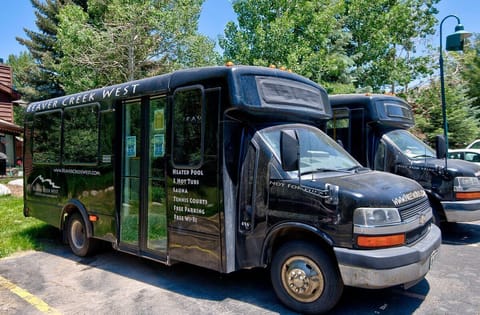 Private shuttle bus takes you Beaver Creek or to Vail transportation center