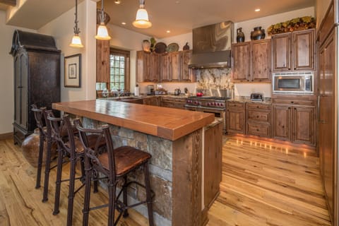 2 Bear Paw Trail - Luxury Suite B-7277