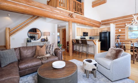 Rosebud 2, Living Room