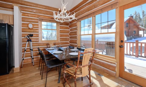 Rosebud 2, Dining Room, 2