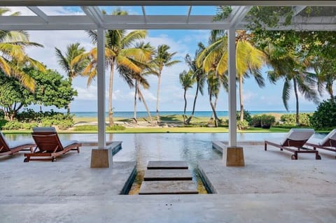 Outdoor pool, an infinity pool