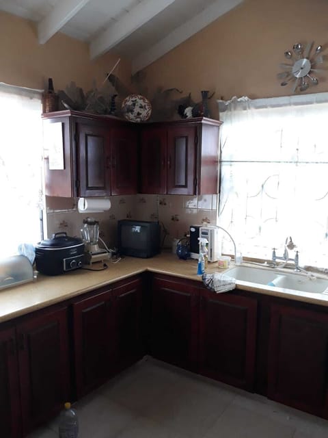 Microwave, oven, stovetop, coffee/tea maker