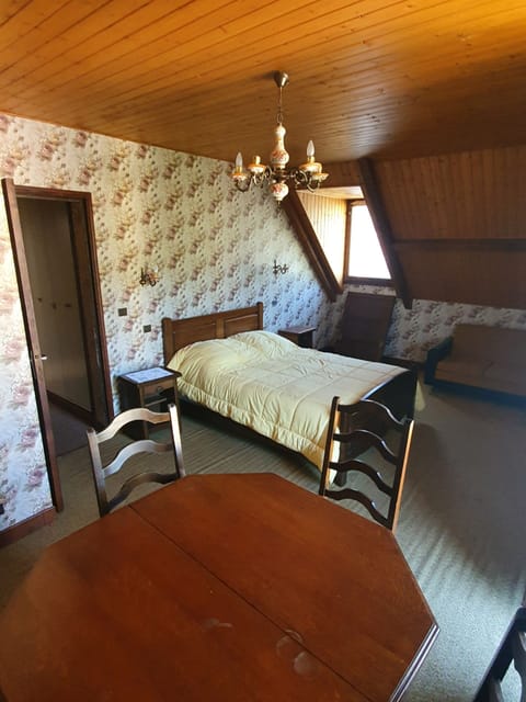 6 bedrooms, iron/ironing board