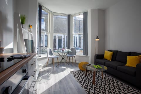 Living Room / Lounge