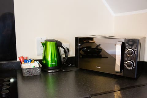 Fridge, microwave, oven, coffee/tea maker