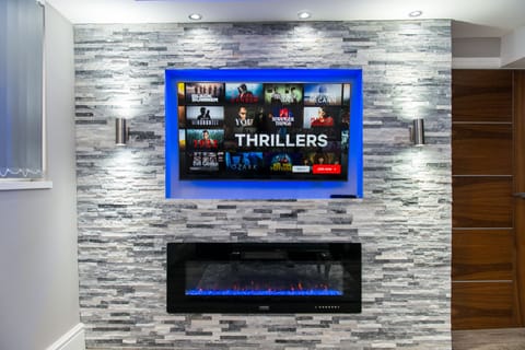 Living Room / Lounge