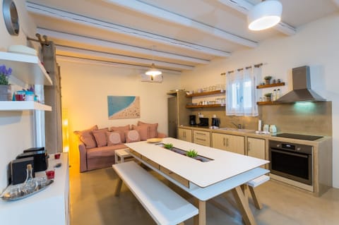 2 villas for 10:
Villa Artemis