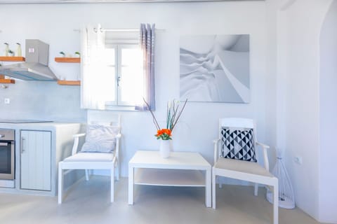 2 villas for 10:
Villa Areti