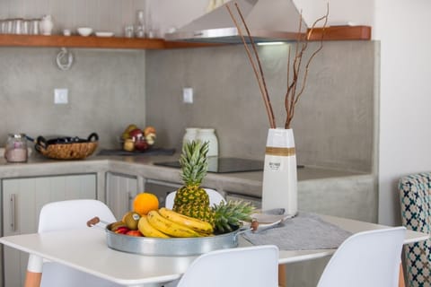 4 Private Villas with 4 pools & Jacuzzi!
Villa Emily