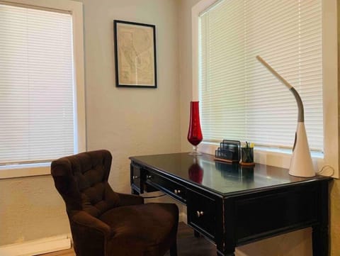 Office desk provider to work from home