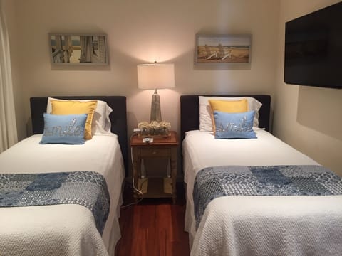 3rd Bedroom with Twin Beds