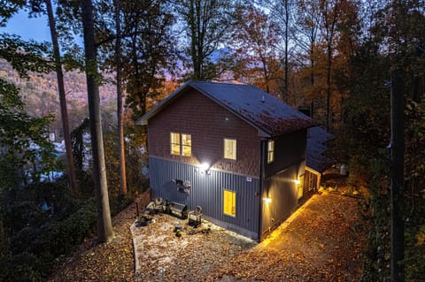 Feel the magic in the air overlooking Galtinburg and the Smoky Mountain National park at HooBear Lodge!
