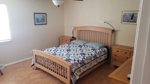 3 bedrooms, in-room safe, desk, iron/ironing board