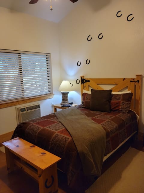 7 bedrooms, desk, iron/ironing board, free WiFi