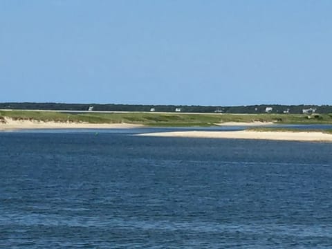 Beach nearby, sun loungers, beach towels