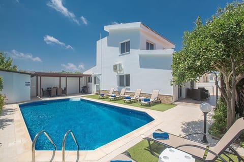 Villa DS54, Lovely 3BDR Protaras Villa, walking distance to Fig Tree Bay Beach
