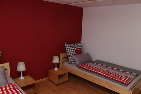 2 bedrooms, in-room safe, iron/ironing board, free WiFi