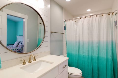 Combined shower/tub, hair dryer, towels, soap