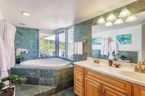 Master Bath private with Bedroom 1