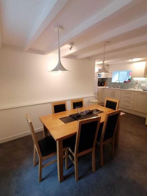 Open planned kitchen/diner