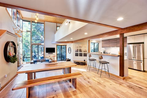 The spacious interior affords views of Idyllwild's most stunning views. 