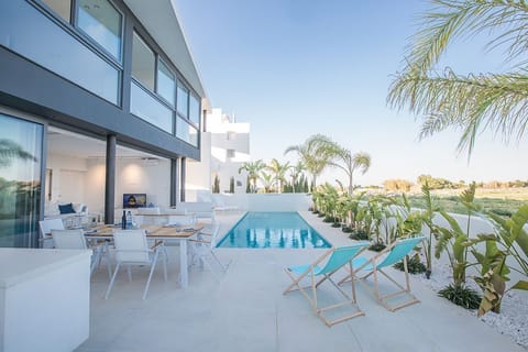 Outdoor pool, sun loungers