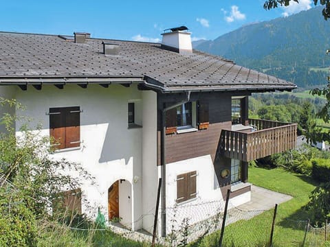 Sky, Building, Plant, Property, Window, House, Tree, Land Lot, Cottage, Cloud