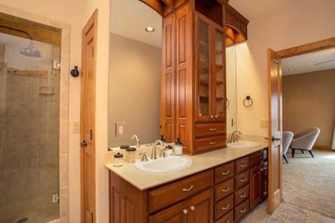 Master Bathroom with His and Hers Vanity and Sinks