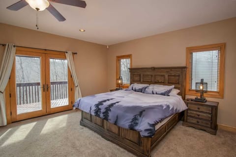 Master Suite with King Bed, Glass Doors to Deck and Views